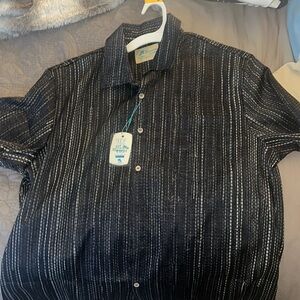 BRAND NEW MENS BUTTON DOWN SHIRT (large)